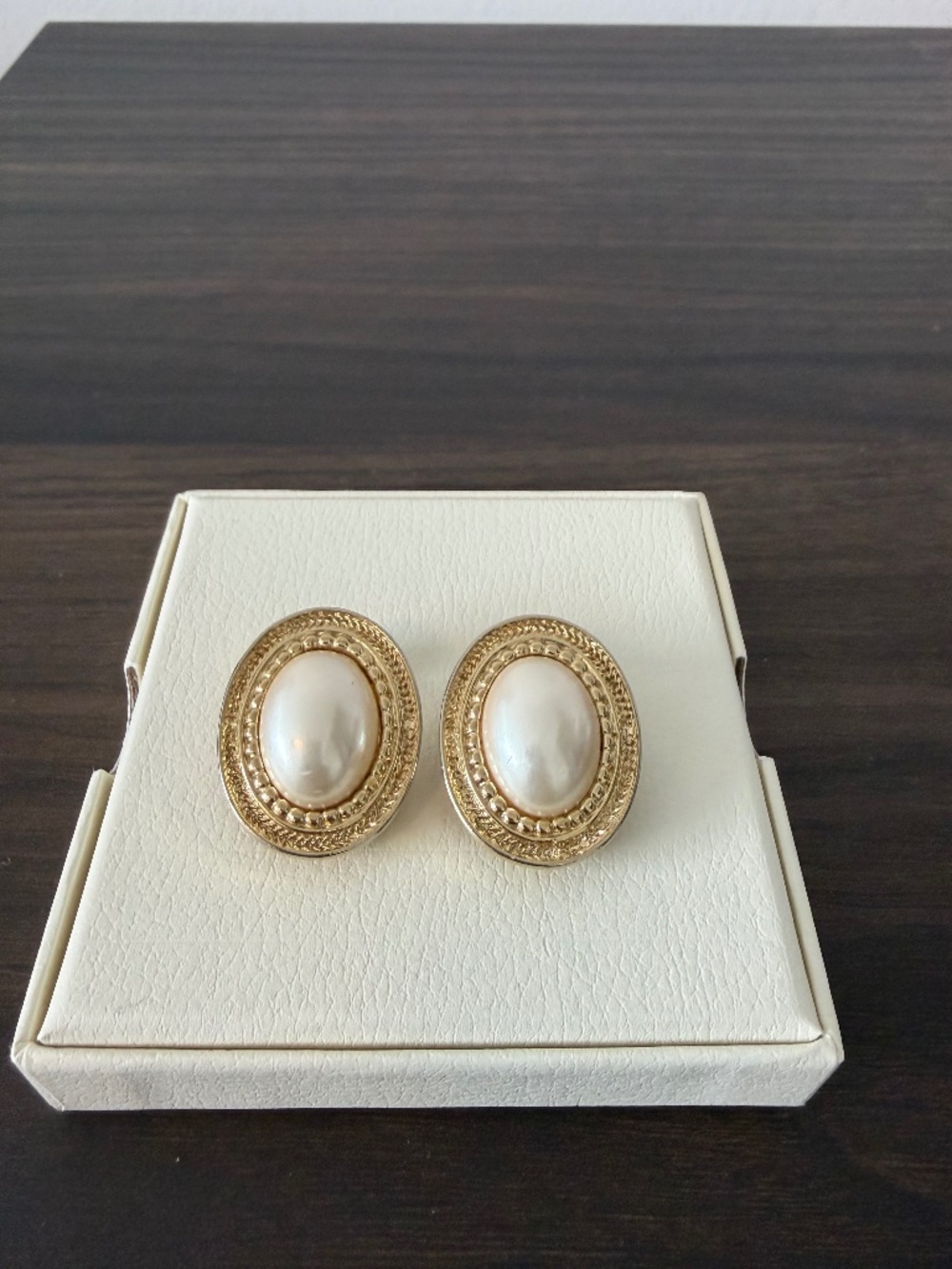 Vintage Gold‑Tone Pearl Clip‑On Earrings